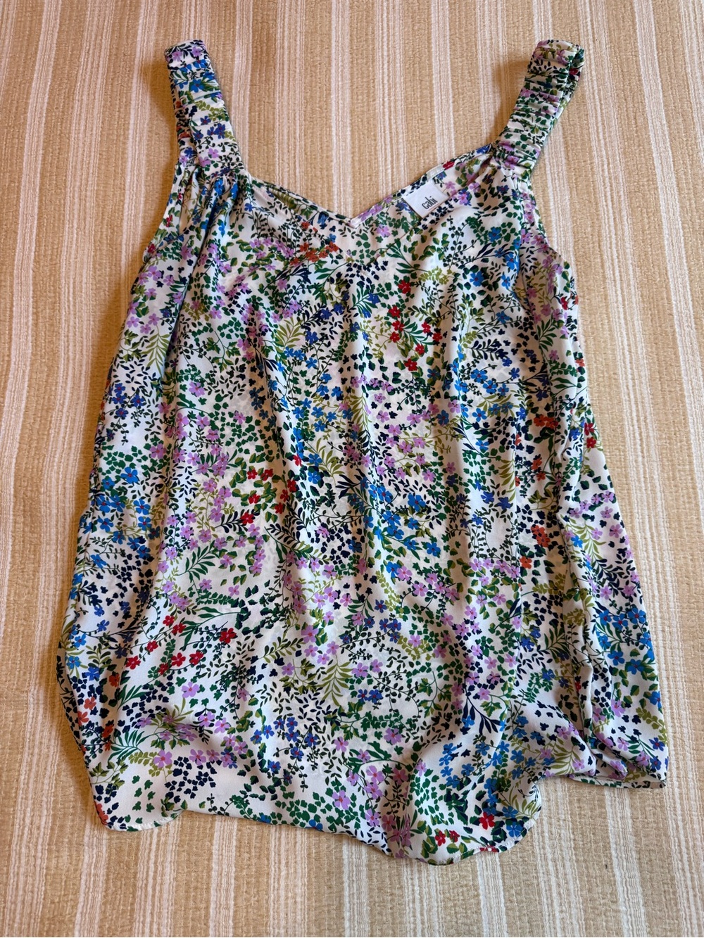 CAbi White Multi Floral V-Neck Tank SZ Large - loose and comfortable - Picture 8 of 8